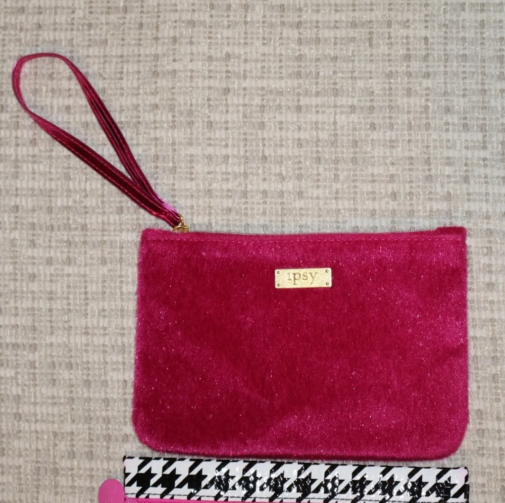 2/$10 Ipsy 1 Pink Fuzzy Textured and 1 Houndstooth Glam/Makeup Bags.